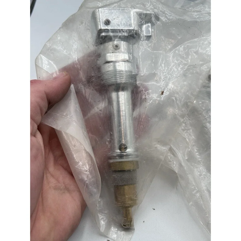 BNIB Speakman 11-0443C (2) & 11-0443H (2) Metering Stem Cold & Hot Lot Of 4